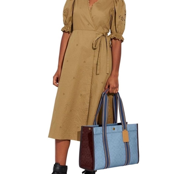 New coach large denim 💙 tote Jacquard Spin Tote 42 - Picture 10 of 10